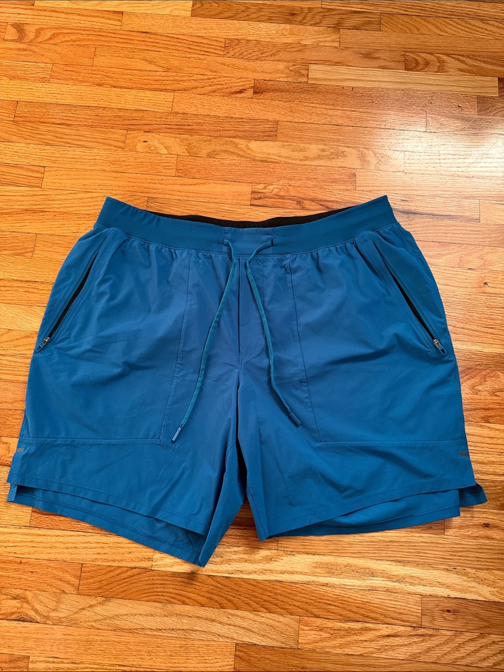 Men’s Lululemon shorts